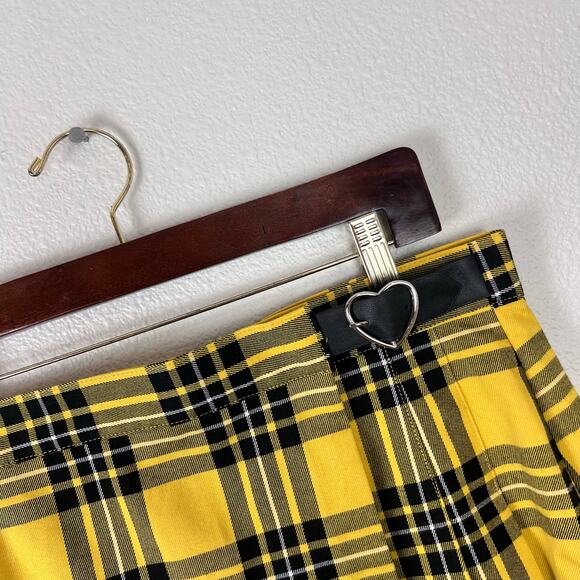 Hell Bunny Corey Yellow Plaid Pleated Mini Skirt Heart Buckle NWT L - Picture 2 of 6